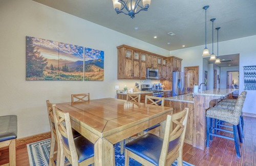 Pagosa Springs House | Suite San Juan - Walk to River, Yamaguchi Park, and Downtown Fun! Fireplace, Garage, Patio