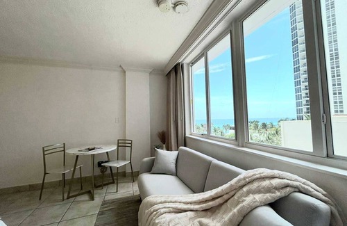 Sunny Isles Beach Apartment | Suite/Studio on the Beach in Sunny Isles
