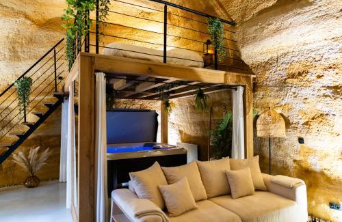 Doue-la-Fontaine Apartment | Suite troglodyte & spa privé - Luxe et détente