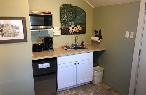 La Pointe Apartment | Suite Two at La Pointe Lodging