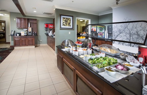 National Hills Condo | Suite with Conference Space Near Bush Field Airport | Free Daily Breakfast