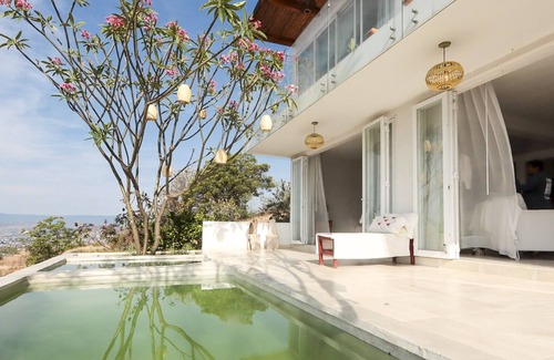 San Andres Huayapan Cottage | Suite with pool and mountain view/Suite with pool and mountain view