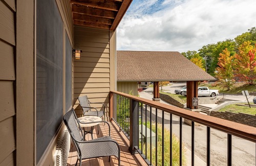 Thayerville Apartment | Suites at Silver Tree A206: 1 bedroom suite with standard view, fireplace & priv