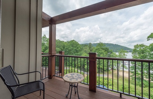 Thayerville Apartment | Suites at Silver Tree: A307 One Bedroom & Loft Lake View