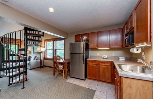 Thayerville Apartment | Suites at Silver Tree A318: One Bedroom with Loft Suite, Includes Fireplace and