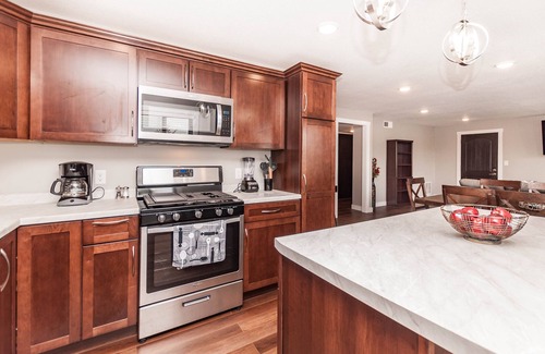 Kutzky Park Condo | Suites on 4th Unit # 1 - 2 bdrm-2 bath-1 mile-Mayo Clinic