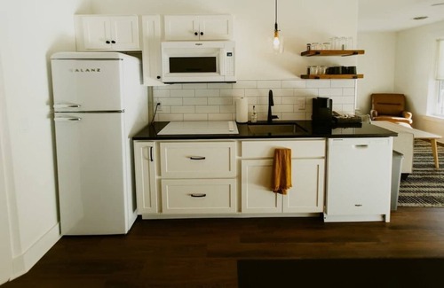 Dalton Apartment | Suites on Main - Unit 3