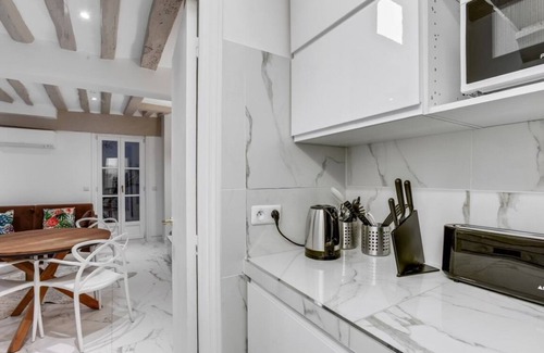 Gaillon Apartment | SuiteThérèse/Quiet Louvre & Opera AC 4G