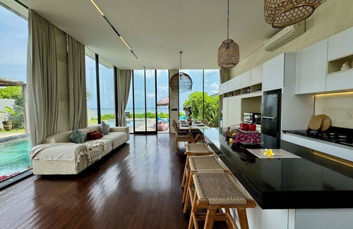 Abang Villa | Sukawati Beachfront 3 BDR Villa Private Pool Equipped Kitchen Free Wifi (Nakula)