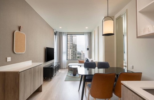 Bangkok Central Business District Condo | Sukhumvit 24/2 BR/Breakfast/Monthly