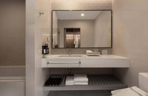 Bangkok Central Business District Condo | Sukhumvit 24/ 1 BR/Breakfast/serviced/Monthly