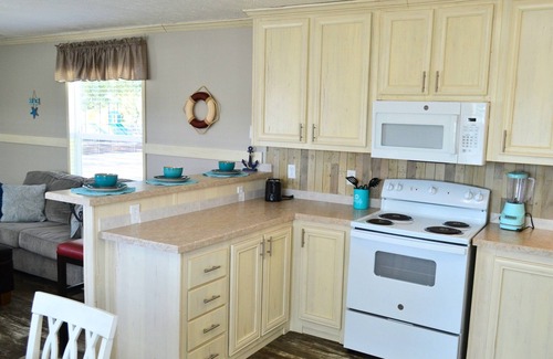 Navarre Cottage | Sum Beaches Paradise Cottage 5