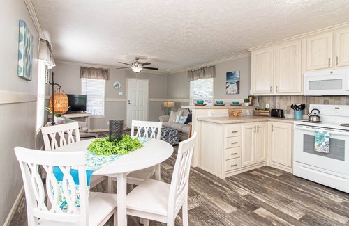 Navarre Cottage | Sum Beaches Paradise Cottage 7