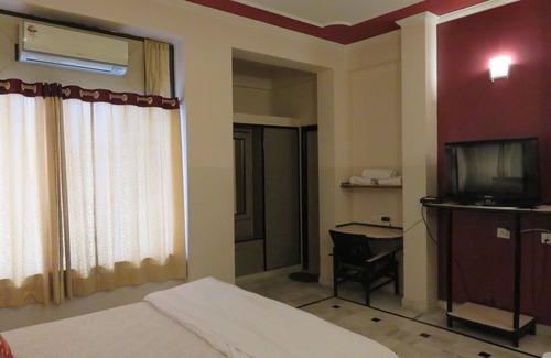 Malviya Nagar House | Sumitra Enclave- A Home Away From Home
