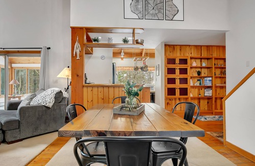 Hadley House | Summer 2025 at the Lake – August Dates Still Available!