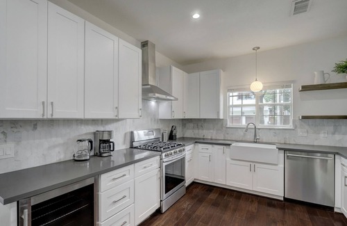 Houston Heights House | SUMMER 2025 - Updated 3/2 with yard, one block from MKT Heights