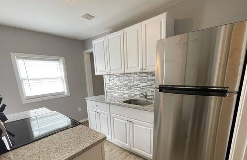 Taylor Apartment | Summer Boaters Crash Pad * Spacious 3BR 3 Bath * Near DTW