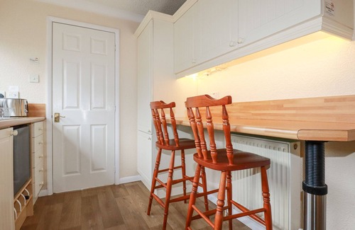 Padstow Cottage | SUMMER BREEZE, family friendly, with a garden in St Merryn