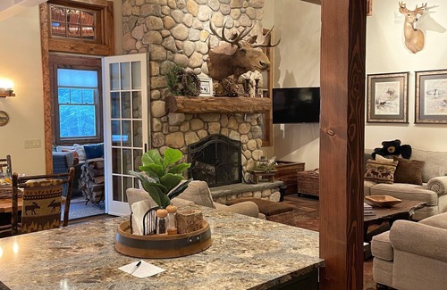 Saranac Lake House | Summer Breeze Lodge at Birch Bay - Upper Saranac Lake NY