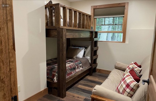 Saranac Lake House | Summer Breeze Lodge at Birch Bay - Upper Saranac Lake NY