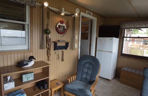 Frazee Cabin | Summer Breeze on Little McDonald Lake