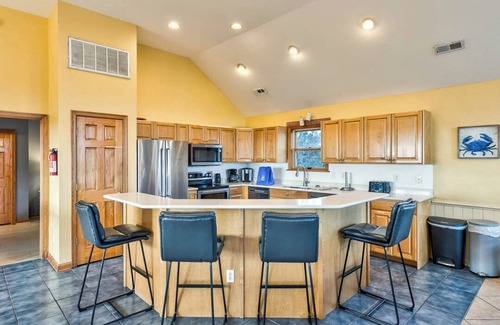 Monteray Shores House | Summer Breeze Too | 1000 ft to the beach | Private Pool, Hot Tub, and Dog Friendly