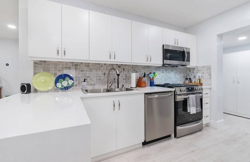 Harbor Village House | Summer By The Sea 2 (5 Minutes to the beach!)