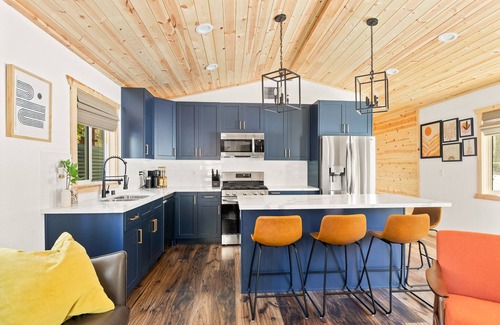 Big Bear Lake House | Summer cabin next to the Village total cabin AC!