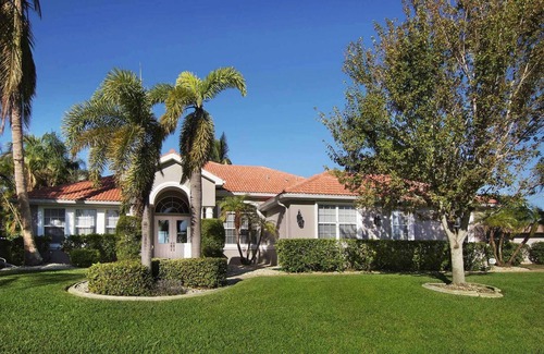 Eight Lakes House | Summer discounts! Lakefront electric-heated pool home w/spa and Western exposure - Villa Madison