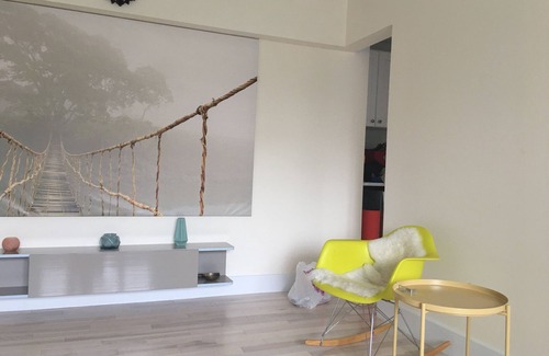 Brighton Beach Apartment | Summer escape in Brighton Beach!