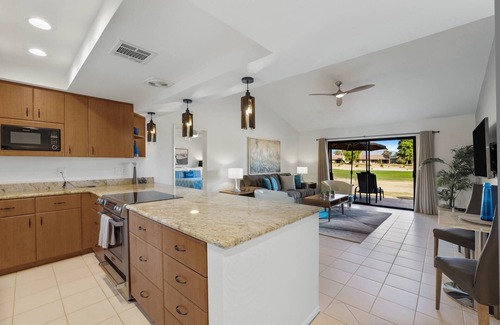 Palm Desert Condo | Summer Escape: Save 25% Now!