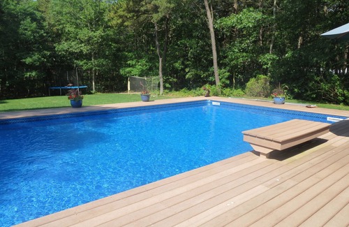 Wainscott Woods House | Summer fun at our private Wainscott retreat… 5 min to beach!