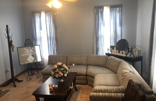 Akron House | Summer Fun☀️Need a place to stay? Welcome🏠✨⭐️