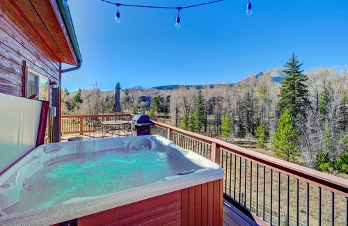 Willow Grove House | Summer get away on the river.