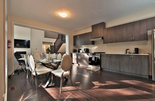 Dwight Cottage | Summer Getaway - Hot tub, Firepit, mins to Arrowhead