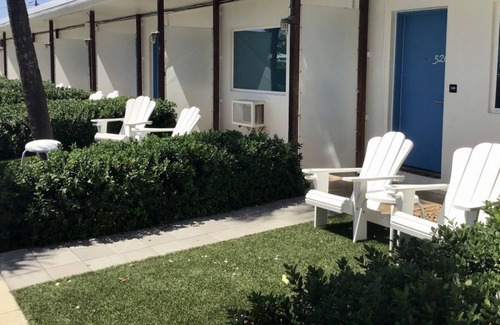 St. Pete Beach Resort | Summer Getaway! w/ Pool, Free Parking, Pets Allowed, Near Sunset Beach!