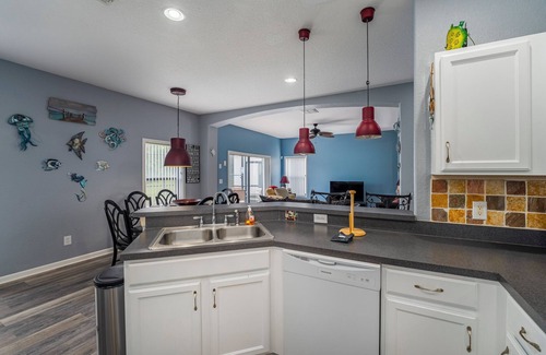 Four Corners House | Summer Haven on the Loop - Games Room, Private Pool & Spa