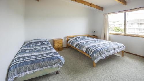 Kioloa House | Summer House On Kurrawa - stunning beach views