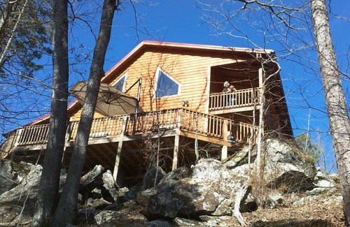 Bonnerdale Cabin | Summer, in a Ouachita Mt cabin, close to lake crystal digging, hiking, biking