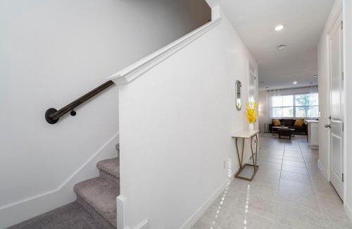 Davenport Villa | Summer in Oasis Vacation Home lake