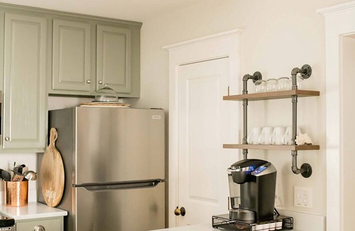 Surfman's Walk House | Summer Jam- 2 master getaway near East Beach- Sunday to Sunday rentals