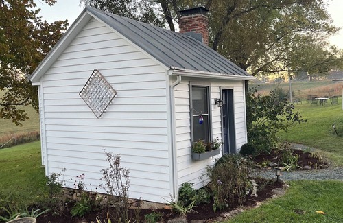 Batesville Cottage | Summer Kitchen Cottage near charming Charlottesville