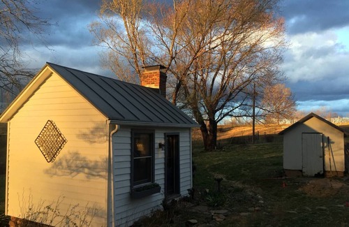 Batesville Cottage | Summer Kitchen Cottage near charming Charlottesville