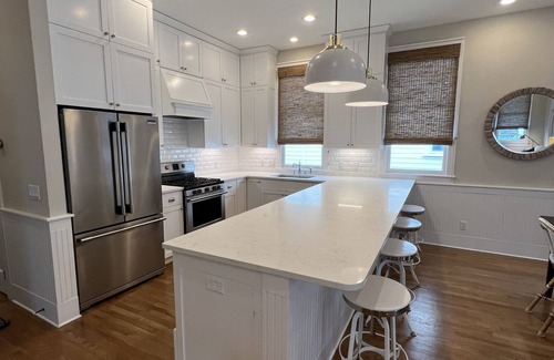 Sunnyside House | Summer Magic - NEWLY RENOVATED AND NEW FURNISHINGS!