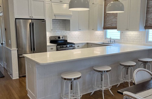 Sunnyside House | Summer Magic - NEWLY RENOVATED AND NEW FURNISHINGS!