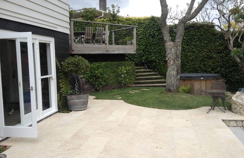 St. Heliers House | Summer paradise - family home sleeps 8 - great pool and stunning section