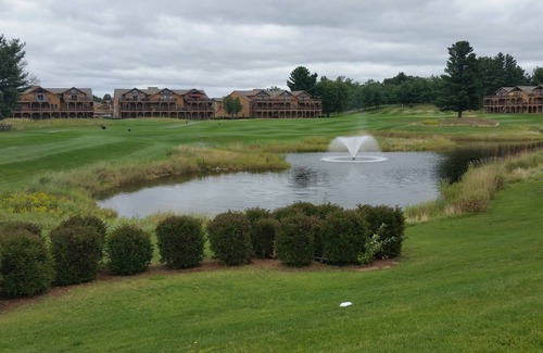 Arkdale Condo | Summer Rental at Northern Bay Golf Resort at Castle Rock Lake - sleeps 9