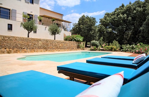 Le Beausset Villa | Summer Rental Standing House Villa in Provence Var