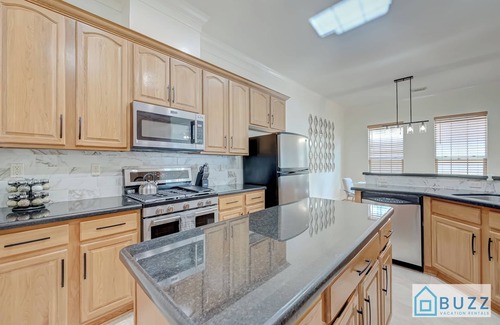 Washington Ave./ Memorial Park House | Summer's End Deal - Birdie