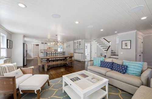 Narragansett Pier House | SUMMER SANCTUARY IN NARRAGANSETT PIER